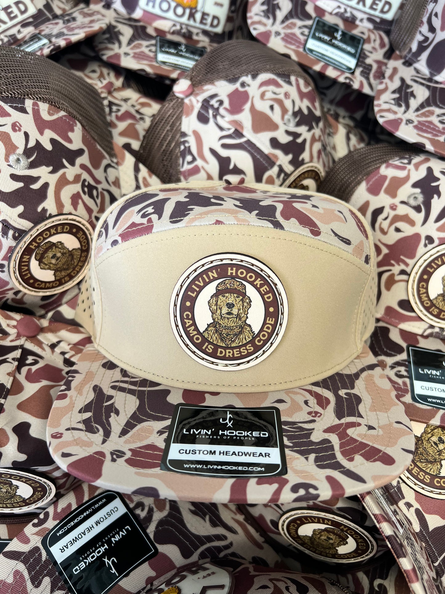 7 Panel Hat: DOG CAMO “Ritz” Leather